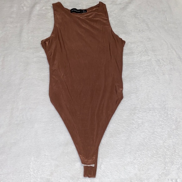 Slinky Racer Sleeveless Bodysuit - Picture 4 of 7